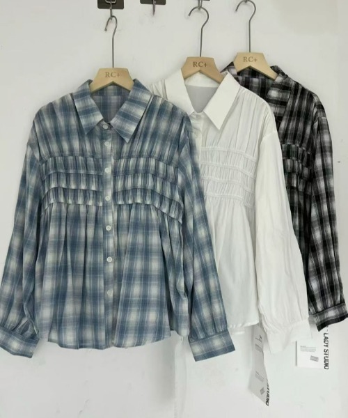 AMELY(エミリー)の「シャーリングデザインオーバーサイズシャツ(Tシャツ/カットソー・レディース・ホワイト/ブルー/ブラック・フリー)」の10枚目の写真