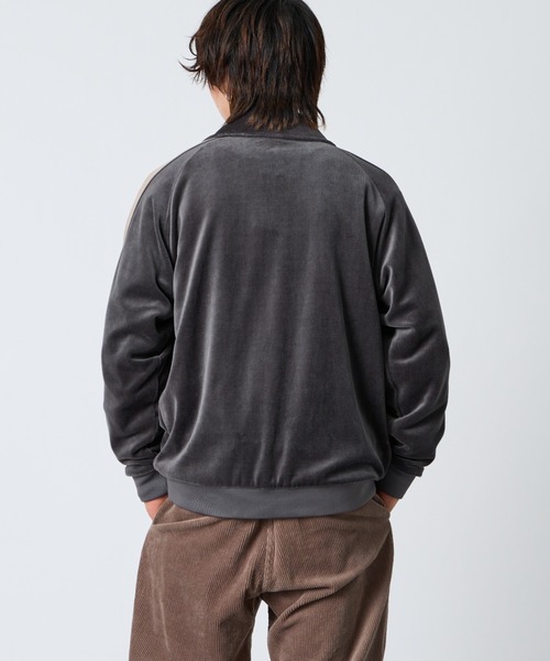 PUMA（プーマ）の「【WEB先行予約】[PUMA/プーマ] 別注 T7 ベロアトラックジャケット（ジャージ・レディース・キャメル/グレー・XS/S/M/L/XL）」の10枚目の写真