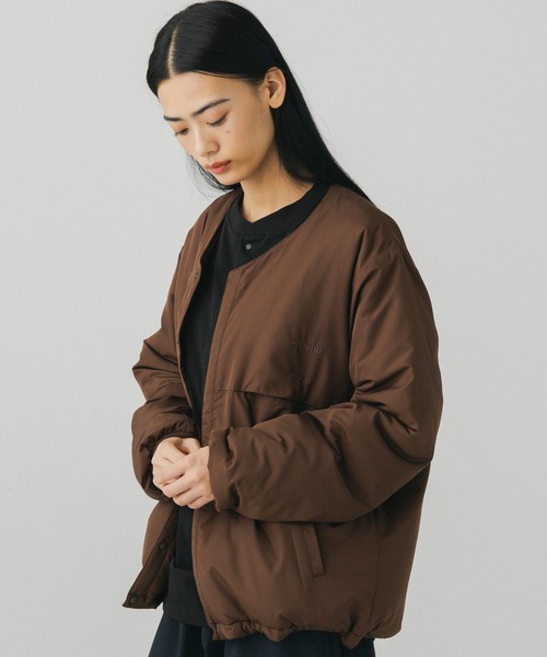 +phenix(プラスフェニックス)の「+phenix(プラスフェニックス)PADDED LINER JACKET / 中綿入りライナージャケット(ノーカラージャケット・メンズ・グレー/ブラウン/ブラック・M/L)」の6枚目の写真