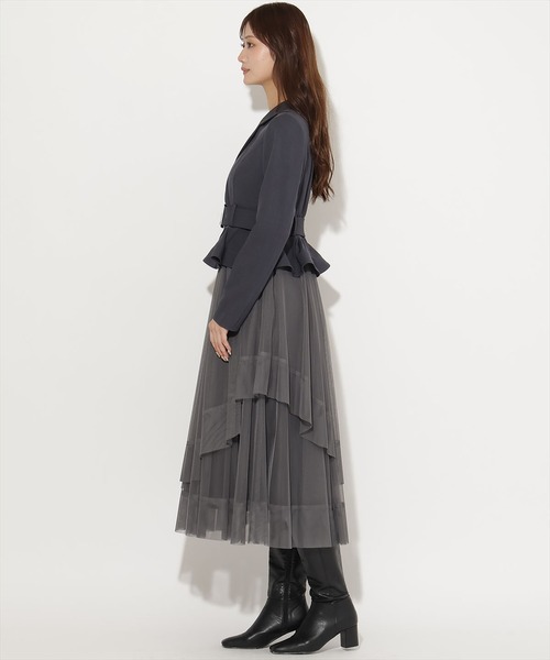 AND COUTURE(アンドクチュール)の「ペプラムジャケットレイヤードワンピース(ワンピース・レディース・ベージュ/チャコールグレー/ブラック・FREE)」の17枚目の写真