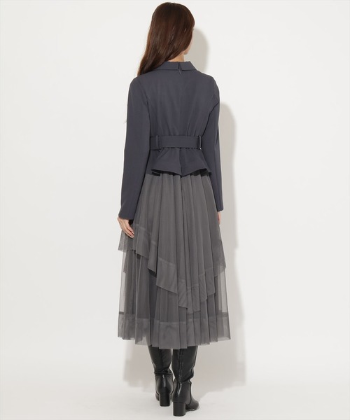 AND COUTURE(アンドクチュール)の「ペプラムジャケットレイヤードワンピース(ワンピース・レディース・ベージュ/チャコールグレー/ブラック・FREE)」の18枚目の写真