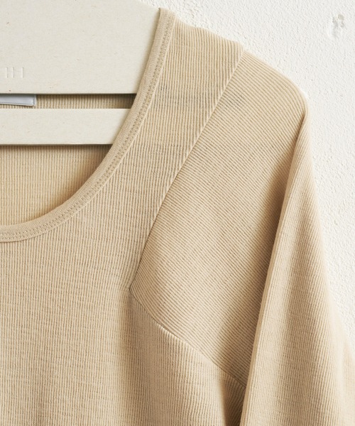 ARCHI（アーキ）の「WASHABLE WOOL TOP（Tシャツ/カットソー・レディース・アイボリー/チャコールグレー/ダークブラウン・S/M）」の6枚目の写真