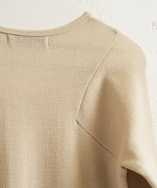 ARCHI（アーキ）の「WASHABLE WOOL TOP（Tシャツ/カットソー・レディース・アイボリー/チャコールグレー/ダークブラウン・S/M）」の5枚目の写真