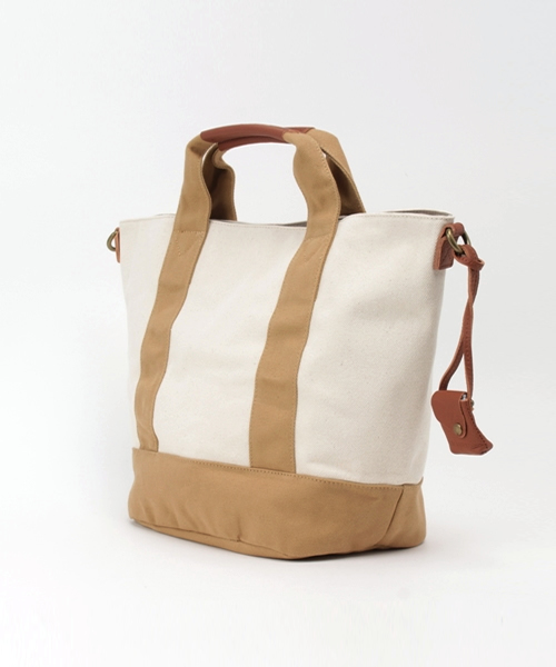 LuuNa（ルーナ）の「toleur キャンバス 2WA ショルダー トートバッグ（ショルダーバッグ・レディース・ベージュ/カーキ/その他・FREE）」の4枚目の写真