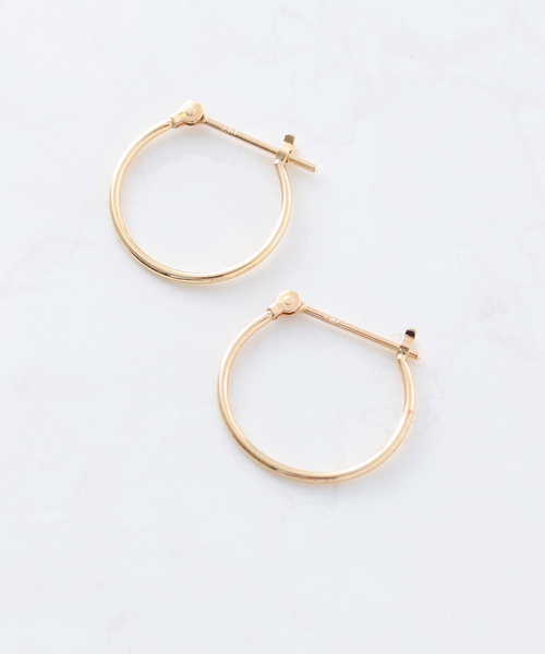 NOIR DE POUPEE（ノワールドプーペ）の「K10 フープピアス15mm（ピアス（両耳用）・レディース・ゴールド・FREE）」の10枚目の写真