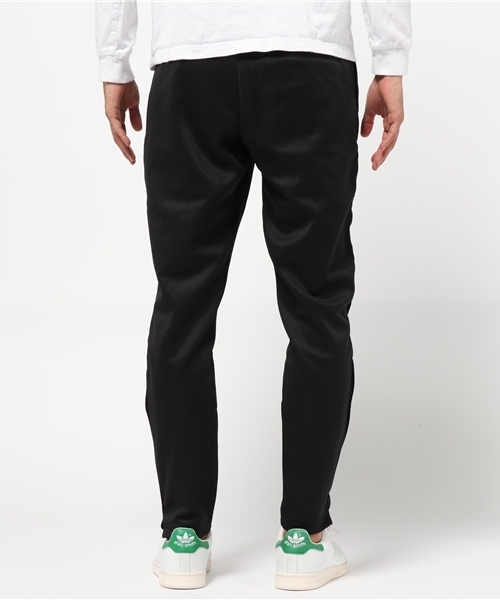 adidas（アディダス）の「『adidas Originals = PHARRELL WILLIAMS Hu Holiday』オリジナルス パンツ [PW HU TAPERED PANTS]（その他パンツ・メンズ・ブラック・XX-LARGE/X-SMALL/X-LARGE/XXX-LARGE/MEDIUM/SMALL/LARGE）」の3枚目の写真
