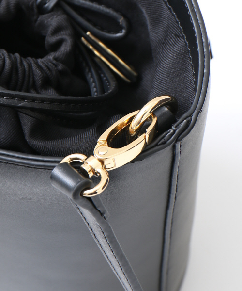 LOWELL things（ロウェル　シングス）の「リングハンドルバケツ型ショルダー（ショルダーバッグ・レディース・ネイビー/ブラック/ピンクベージュ・FREE）」の9枚目の写真