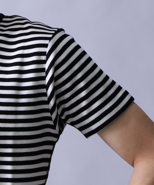 5351 POUR LES HOMMES（ゴーサンゴーイチプールオム）の「ベアワッフルVネックカットソー（Tシャツ/カットソー・メンズ・ブラック/その他16/ホワイト・48/44/46）」の6枚目の写真