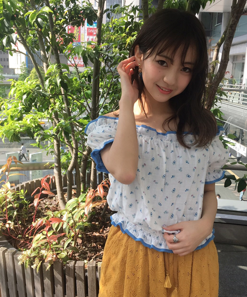 dazzlin（ダズリン）の「Ｗガーゼ小花柄オフショルブラウス（シャツ/ブラウス・レディース・オフホワイト/イエロー/ネイビー・FREE）」の21枚目の写真