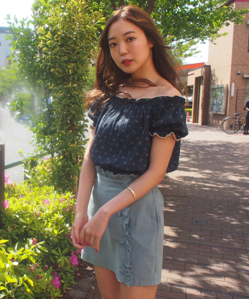 dazzlin（ダズリン）の「Ｗガーゼ小花柄オフショルブラウス（シャツ/ブラウス・レディース・オフホワイト/イエロー/ネイビー・FREE）」の15枚目の写真