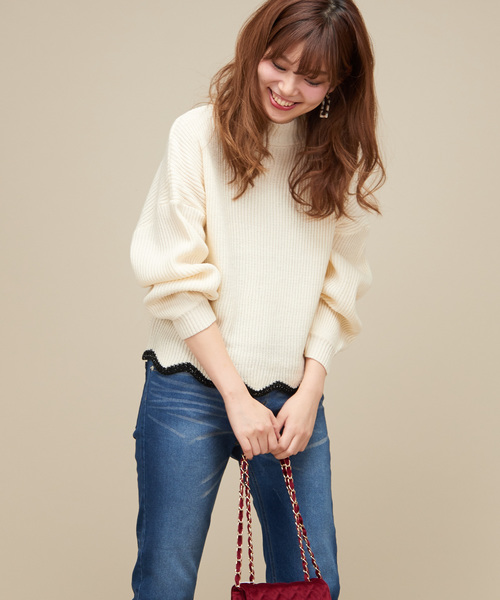 natural couture（ナチュラルクチュール）の「配色スカラップヘムニット（ニット/セーター・レディース・ブラック/オフホワイト/サックスブルー/ピンク・FREE）」の2枚目の写真