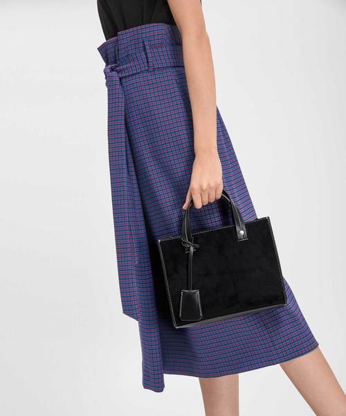 CHARLES & KEITH(チャールズ & キース)の「ストラクチャートップハンドルバッグ / STRUCTURED TOP HANDLE BAG(トートバッグ・レディース・ブラック/ピンク系その他・M)」の7枚目の写真