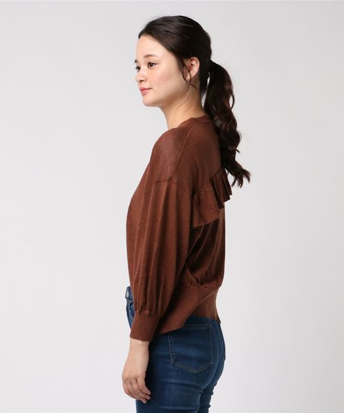 natural couture(ナチュラルクチュール)の「バックフリル薄手カーディガン(カーディガン/ボレロ・レディース・ブラック/ベージュ/パープル/ブラウン・FREE)」の5枚目の写真