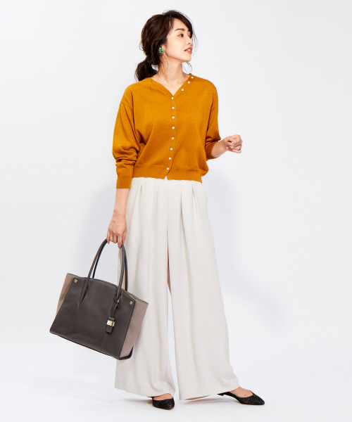 Au BANNISTER(オゥバニスター)の「フラットパンプス(パンプス・レディース・その他/ブラック/ボルドー/グレイッシュベージュ・35/38/39/34/36/40/37)」の5枚目の写真