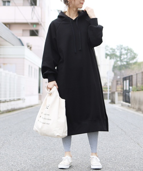 reca(レカ)の「スタッフイチオシ◆ビッグシルエット スリット入りロングパーカーワンピース(ワンピース・レディース・ブラック/ベージュ/ブラウン/グレー/ホワイト系その他・FREE)」の8枚目の写真