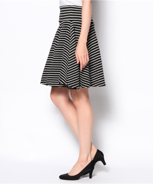 WEGO（ウィゴー）の「WEGO/サスペンダー付ボリュームスカート（スカート・レディース・オフホワイト/ブラック/ブルー系その他/ブラック系その他・FREE）」の6枚目の写真