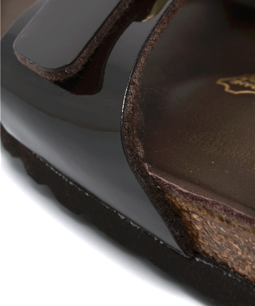 BIRKENSTOCK（ビルケンシュトック）の「【プレミアムサンダルシリーズ】SYDNEY/シドニー　パテントブラウン（WOMEN&MEN）（サンダル・レディース・ダークブラウン・41/40/42/43/39/35/36/38/37）」の5枚目の写真