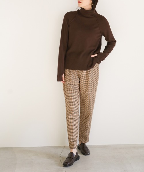 select MOCA（セレクトモカ）の「タートルリンギングデザインニット(ロングスリーブフィンガーホールニット)（ニット/セーター・レディース・ブラック/ベージュ/ブラウン/アイボリー・FREE）」の7枚目の写真