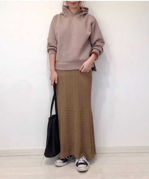 Ambre Neige（アンブルネージュ）の「【パウダーのようなさらさら感。マシュマロのようなもちもち感。】パウダリーパーカー／WEB/EC限定商品（パーカー・レディース・ホワイト/モカ/グレー系その他・MEDIUM/LARGE）」の4枚目の写真