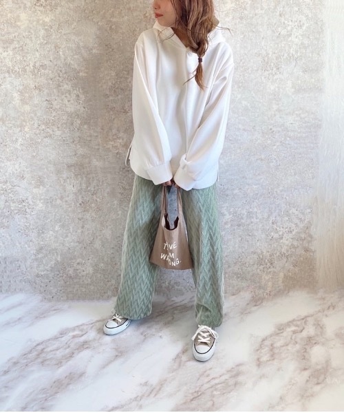 Ambre Neige（アンブルネージュ）の「【パウダーのようなさらさら感。マシュマロのようなもちもち感。】パウダリーパーカー／WEB/EC限定商品（パーカー・レディース・ホワイト/モカ/グレー系その他・MEDIUM/LARGE）」の5枚目の写真