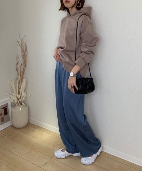 Ambre Neige（アンブルネージュ）の「【パウダーのようなさらさら感。マシュマロのようなもちもち感。】パウダリーパーカー／WEB/EC限定商品（パーカー・レディース・ホワイト/モカ/グレー系その他・MEDIUM/LARGE）」の10枚目の写真