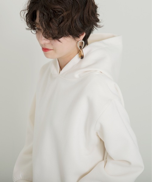 Ambre Neige（アンブルネージュ）の「【パウダーのようなさらさら感。マシュマロのようなもちもち感。】パウダリーパーカー／WEB/EC限定商品（パーカー・レディース・ホワイト/モカ/グレー系その他・MEDIUM/LARGE）」の14枚目の写真