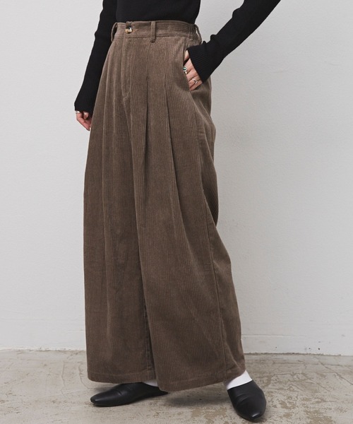 Libra Cue（リブラ キュー）の「Libra リラックスコーデュロイパンツ（スラックス・レディース・ホワイト/ブラック/グレー・FREE）」の2枚目の写真