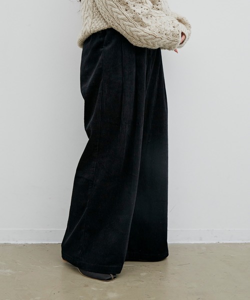 Libra Cue（リブラ キュー）の「Libra リラックスコーデュロイパンツ（スラックス・レディース・ホワイト/ブラック/グレー・FREE）」の5枚目の写真