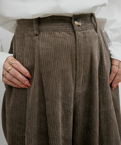 Libra Cue（リブラ キュー）の「Libra リラックスコーデュロイパンツ（スラックス・レディース・ホワイト/ブラック/グレー・FREE）」の18枚目の写真