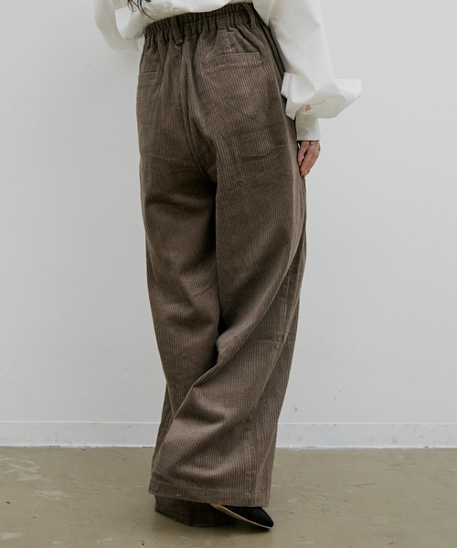 Libra Cue（リブラ キュー）の「Libra リラックスコーデュロイパンツ（スラックス・レディース・ホワイト/ブラック/グレー・FREE）」の6枚目の写真