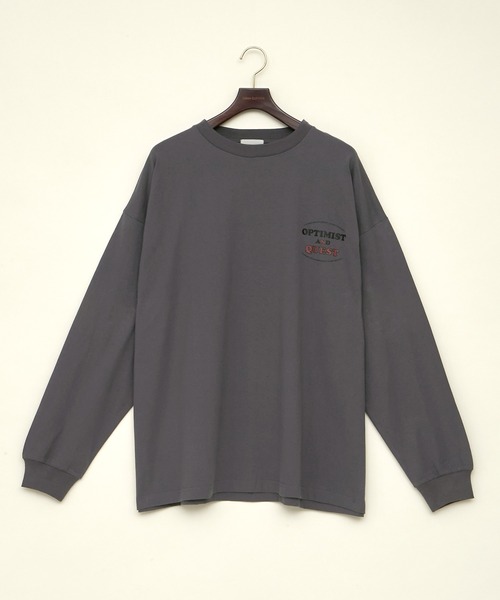 EMMA CLOTHES(エマクローズ)の「ビッグシルエット コットン天竺イラストデザインL/Sカットソー(EMMA CLOTHES - OPTIMIST AND QUEST)(Tシャツ/カットソー・メンズ・パープル系その他/チャコールグレー/ホワイト・L/M)」の6枚目の写真