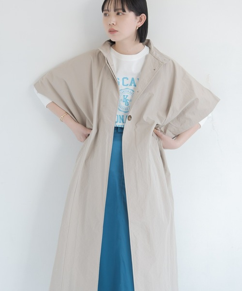 Aunt Marie's（アントマリーズ）の「ロングトレンチポンチョ（トレンチコート・レディース・ベージュ/ブラック/グレイッシュベージュ・FREE）」の3枚目の写真