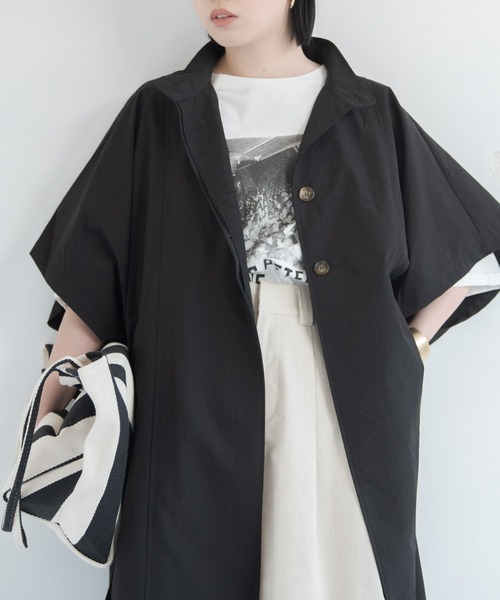 Aunt Marie's（アントマリーズ）の「ロングトレンチポンチョ（トレンチコート・レディース・ベージュ/ブラック/グレイッシュベージュ・FREE）」の2枚目の写真