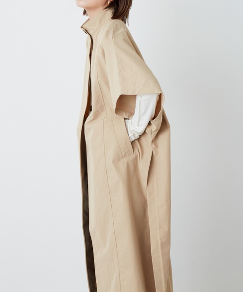 Aunt Marie's（アントマリーズ）の「ロングトレンチポンチョ（トレンチコート・レディース・ベージュ/ブラック/グレイッシュベージュ・FREE）」の8枚目の写真