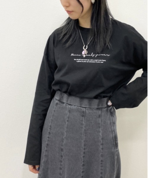 apres jour mignon(アプレジュールミニョン)の「シンプルロゴロンT【ZOZOTOWN限定アイテム】(Tシャツ/カットソー・レディース・アイボリー/ブラック/オフホワイト・X-LARGE/フリー)」の3枚目の写真