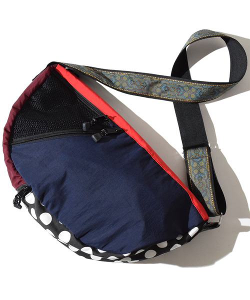 ALDIES（アールディーズ）の「Banana Shoulder / バナナショルダー