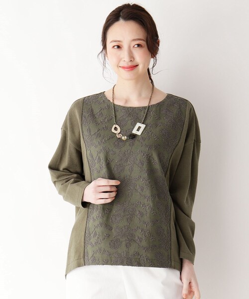 smart pink（スマートピンク）の「◆【手洗い可】ボタニカル刺繍切り替えプルオーバー（ニット/セーター・レディース・カーキ/ブラウン系・88）」の2枚目の写真