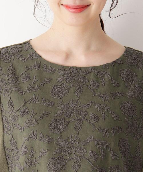 smart pink（スマートピンク）の「◆【手洗い可】ボタニカル刺繍切り替えプルオーバー（ニット/セーター・レディース・カーキ/ブラウン系・88）」の6枚目の写真