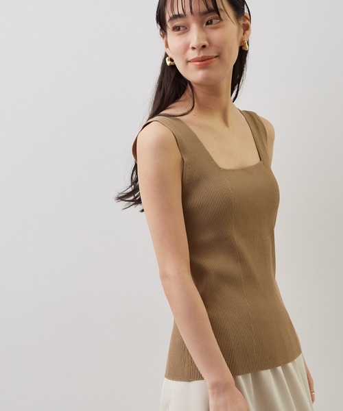SALON adam et rope'(サロン アダム エ ロペ)の「UVケアマシンウォッシャブルスクエアタンクトップ(タンクトップ・レディース・ダークブラウン/グリーン/ベージュ/ピンク・FREE)」の3枚目の写真