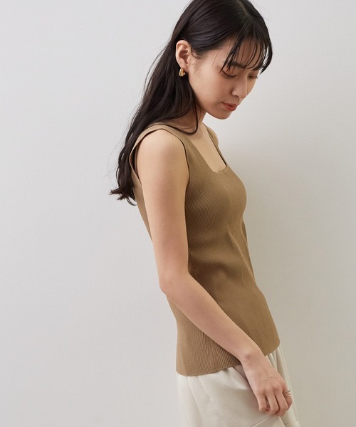 SALON adam et rope'(サロン アダム エ ロペ)の「UVケアマシンウォッシャブルスクエアタンクトップ(タンクトップ・レディース・ダークブラウン/グリーン/ベージュ/ピンク・FREE)」の16枚目の写真