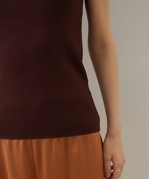 SALON adam et rope'(サロン アダム エ ロペ)の「UVケアマシンウォッシャブルスクエアタンクトップ(タンクトップ・レディース・ダークブラウン/グリーン/ベージュ/ピンク・FREE)」の9枚目の写真