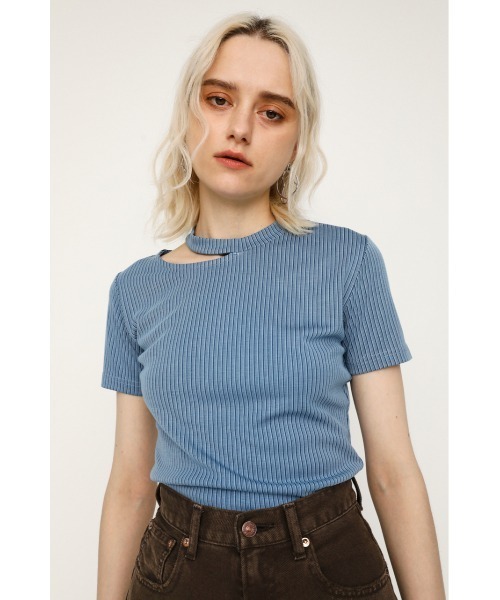 SLY(スライ)の「CUTTING NECK TOPS カッティングネック トップス(Tシャツ/カットソー・レディース・アイボリー/ブルー/ブラック・FREE)」の3枚目の写真