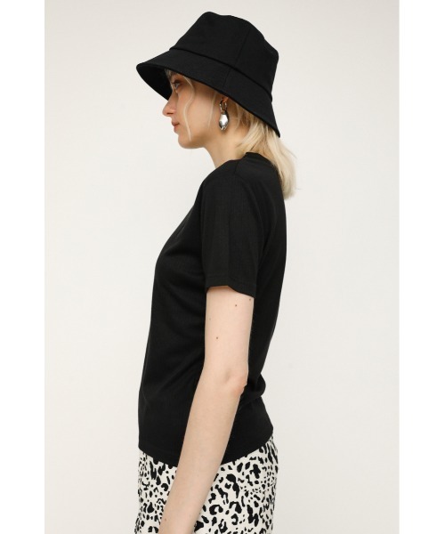 SLY(スライ)の「CUTTING NECK TOPS カッティングネック トップス(Tシャツ/カットソー・レディース・アイボリー/ブルー/ブラック・FREE)」の18枚目の写真