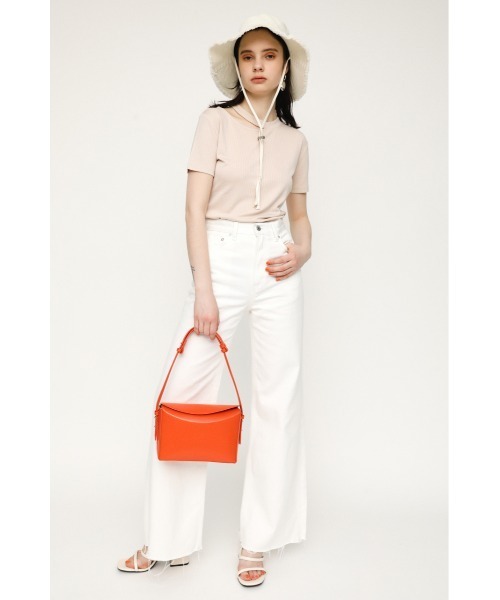 SLY(スライ)の「CUTTING NECK TOPS カッティングネック トップス(Tシャツ/カットソー・レディース・アイボリー/ブルー/ブラック・FREE)」の6枚目の写真