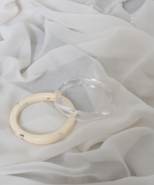 archives（アルシーヴ）の「大理石調×クリアバングルセット（ブレスレット・レディース・クリア・FREE）」の2枚目の写真