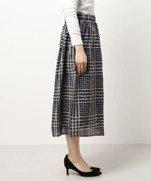 salle de bal（サルデバル）の「∴ 【 LITTLE MARKET / リトルマーケット 】ゆがみチェックスカート　FRH（スカート・レディース・ネイビー/オレンジ・FREE）」の3枚目の写真