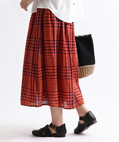salle de bal（サルデバル）の「∴ 【 LITTLE MARKET / リトルマーケット 】ゆがみチェックスカート　FRH（スカート・レディース・ネイビー/オレンジ・FREE）」の2枚目の写真