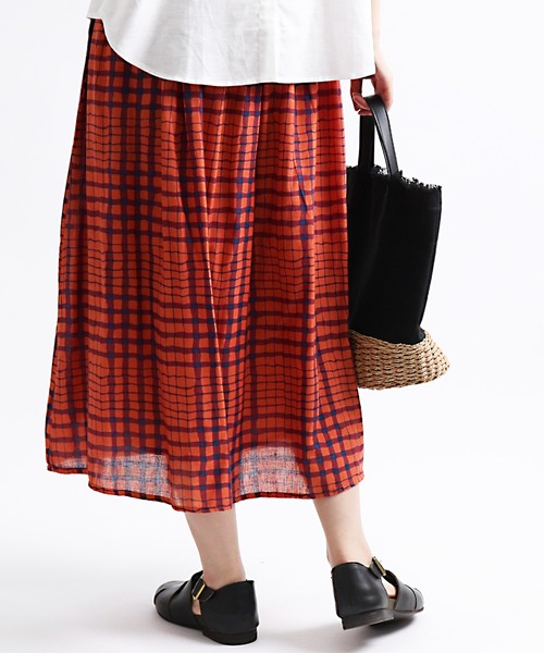 salle de bal（サルデバル）の「∴ 【 LITTLE MARKET / リトルマーケット 】ゆがみチェックスカート　FRH（スカート・レディース・ネイビー/オレンジ・FREE）」の9枚目の写真