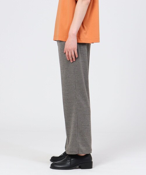 tk.TAKEO KIKUCHI（ティーケータケオキクチ）の「◆ジグザグジオメトリック ジャカードパンツ（ユニセックスアイテム）（その他パンツ・メンズ・ブラック系3/ブラウン系4・88/66）」の4枚目の写真