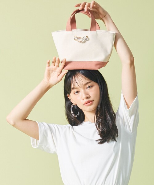 ANEVER(アンエバー)の「【SEDUM】洗える Tシャツ IN フラワーポーチ(Tシャツ/カットソー・レディース・ホワイト系・38)」の21枚目の写真